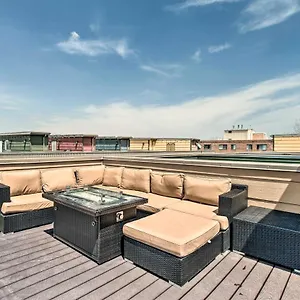 Holiday home Abode With Rooftop Deck And Views, Denver